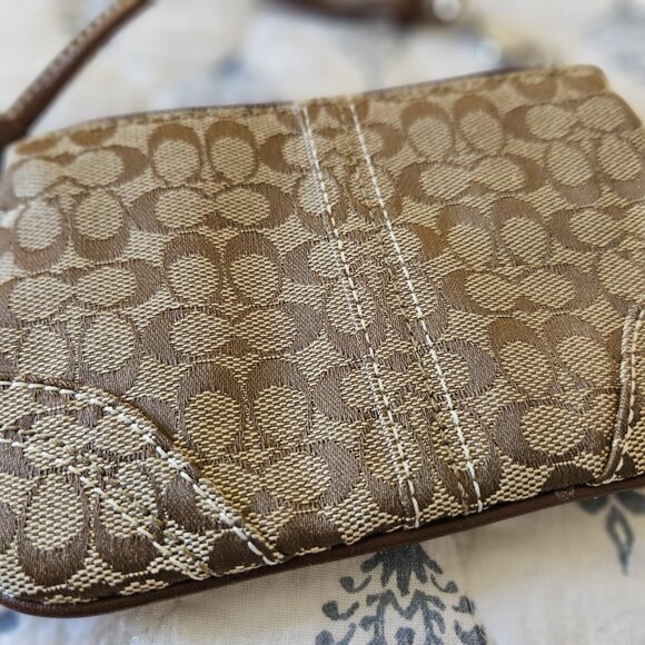 Wristlet - Picture 7 of 12